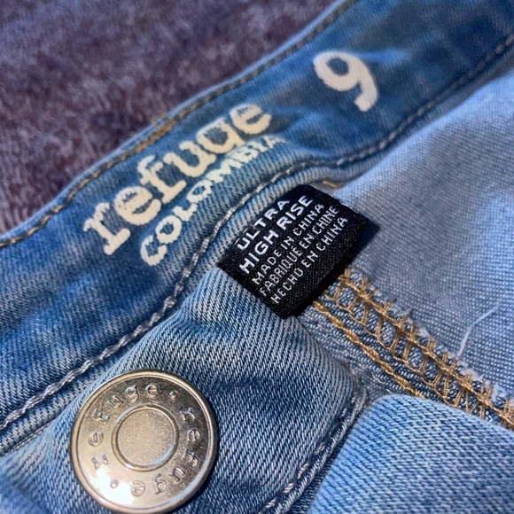 Raw hem distressed jeans size 9 - Picture 5 of 6